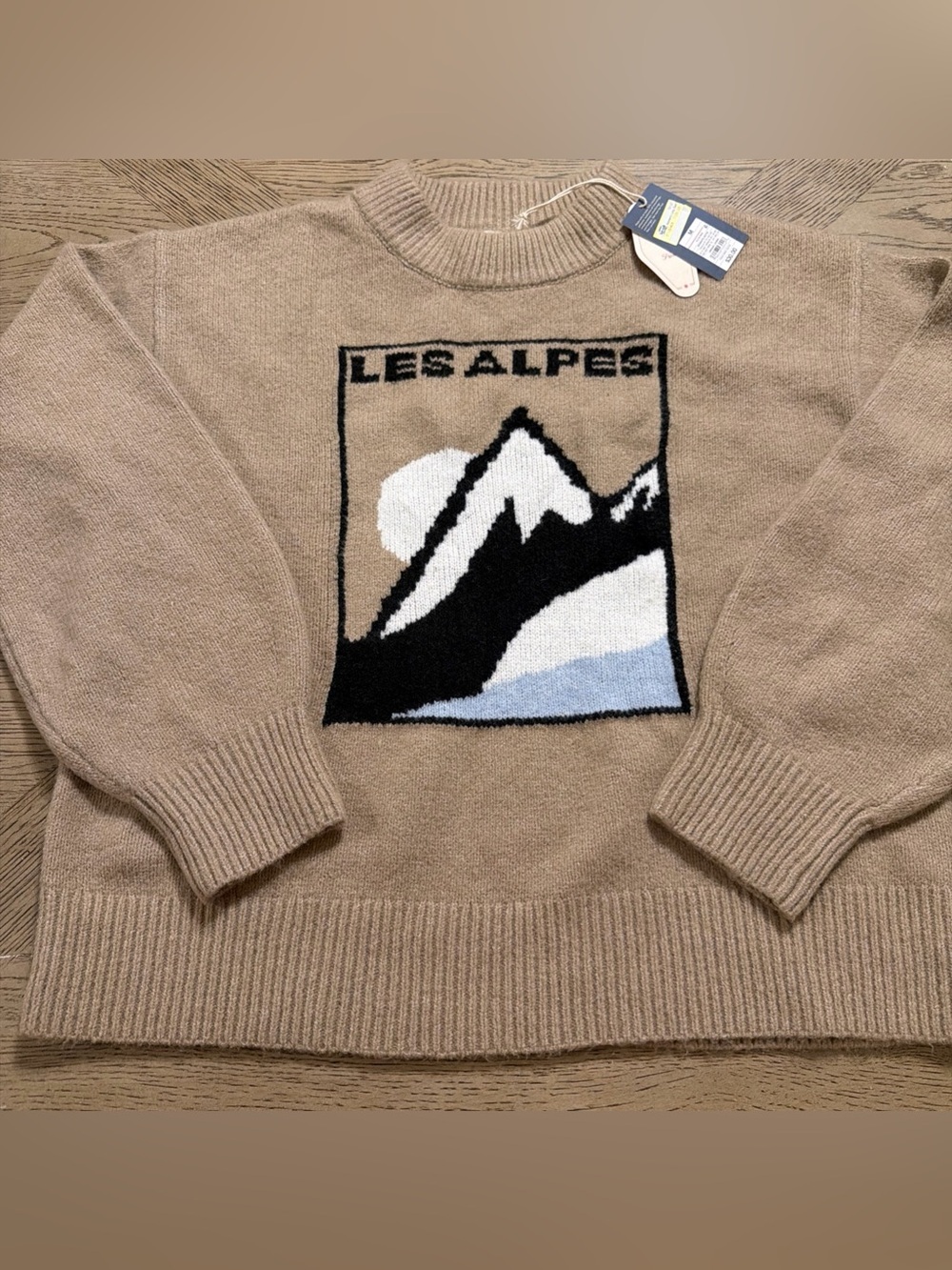 NWT Alpine Hotel Les Alpes Graphic Knit Sweater Beige Tan Size M